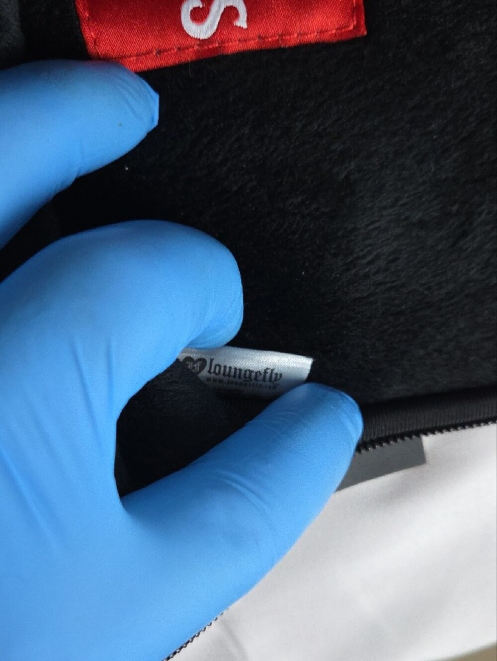 2012-Loungefly Apple iPad Softshell Sleeve. - Picture 8 of 11